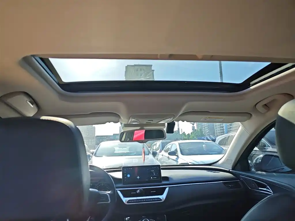 Hongqi H5 2022 Classic Facelift 1.8T Automatic Smart Connect Flag Rhythm Edition фото 18