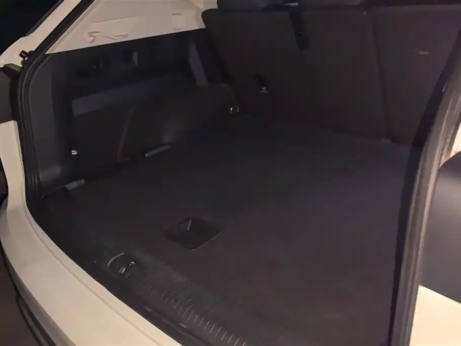 Volkswagen Tayron 2022 280TSI 2WD Luxury Smart Connect Edition фото 4