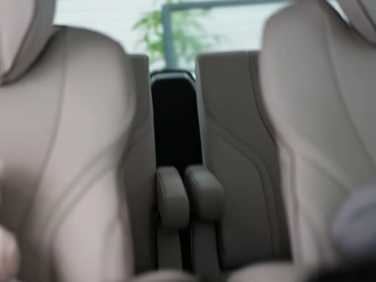 Lexus LM 2025 Model 500h Six-Seater Prestige Edition фото 15