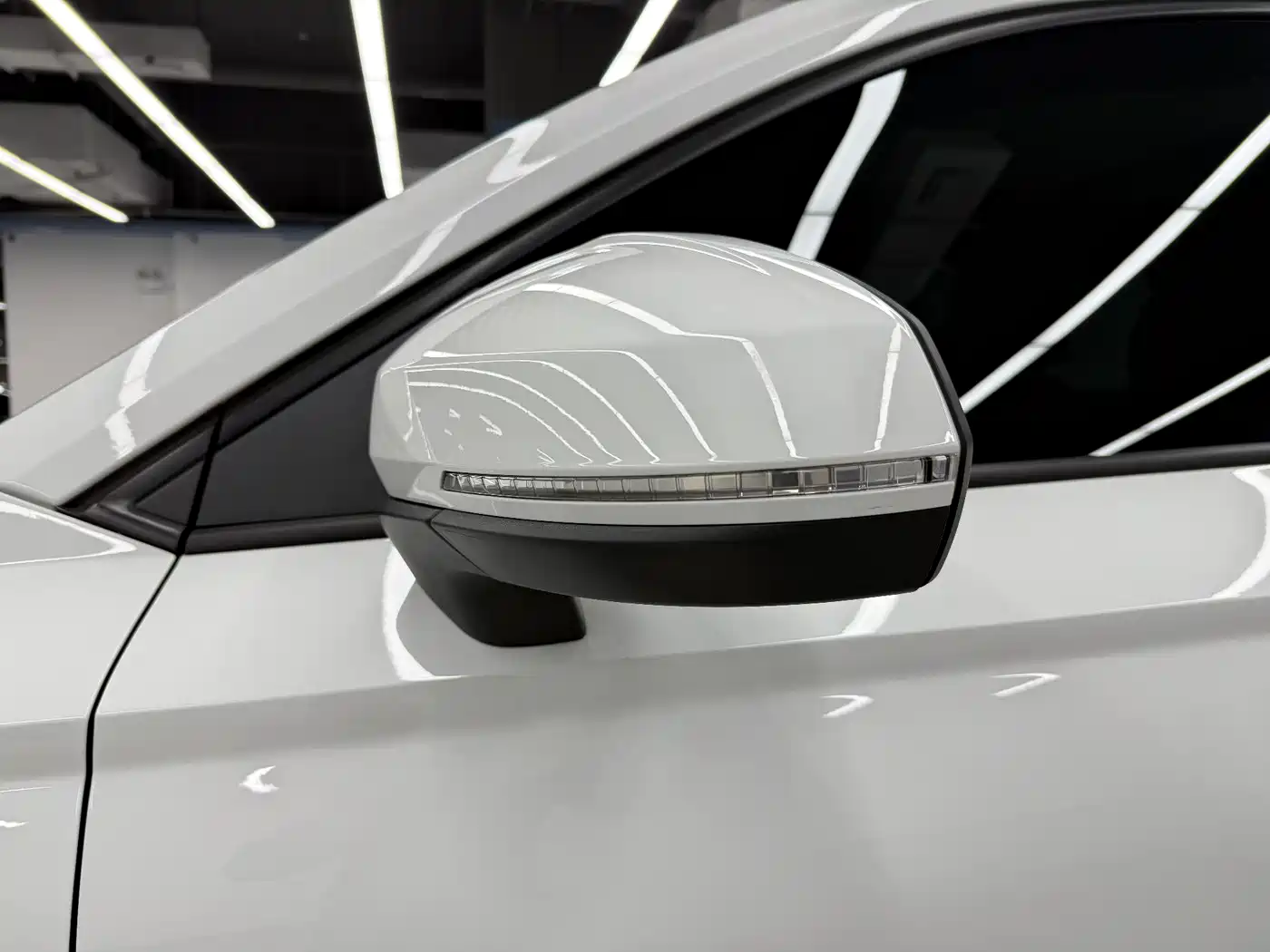 Volkswagen Tharu 2024 300TSI 2WD Bright Moon Edition фото 15