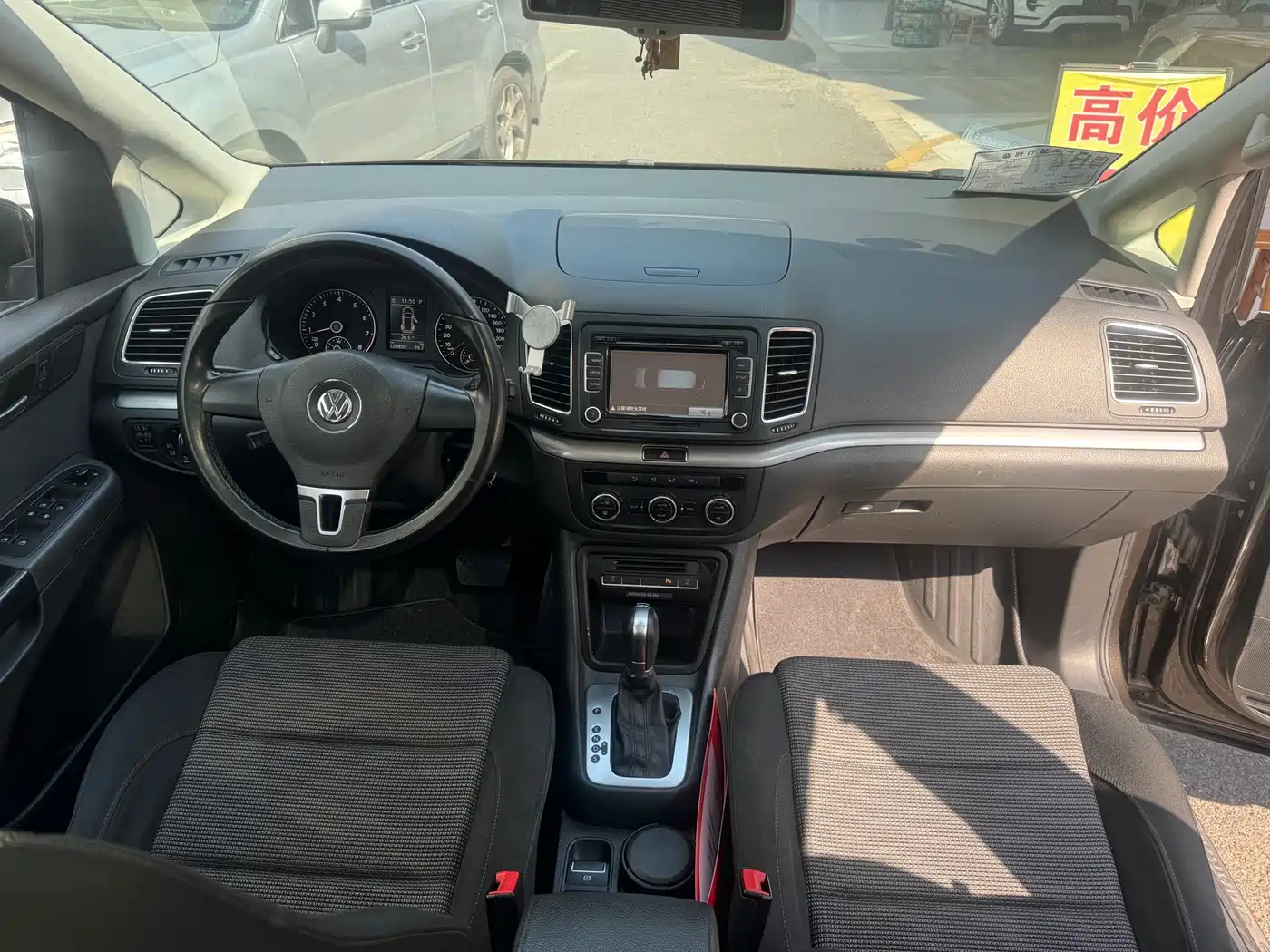 Volkswagen Sharan 2014 2.0TSI Comfort фото 9