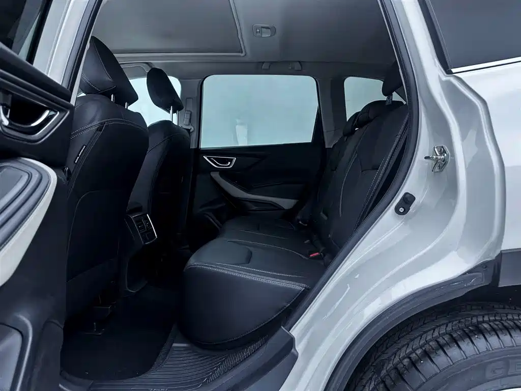 Subaru Forester 2022 2.0i AWD Luxury Edition with EyeSight фото 12