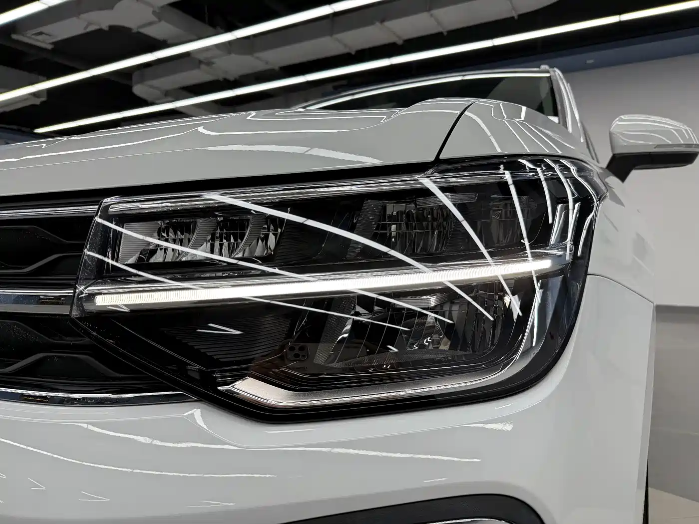 Volkswagen Tharu 2024 300TSI 2WD Bright Moon Edition фото 14