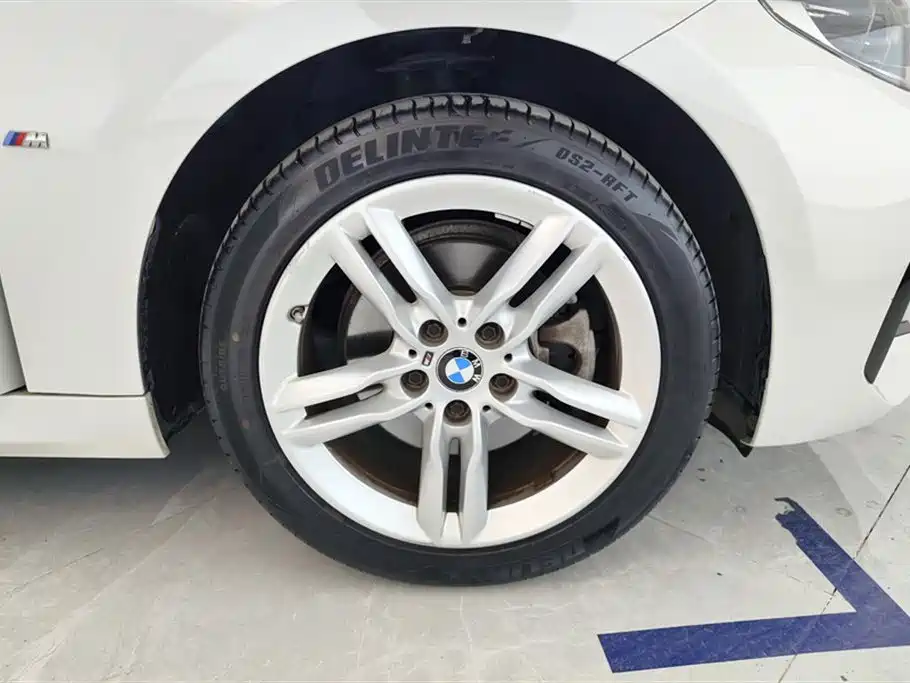 BMW 1 Series 2021 120i M Sport Shadow Edition фото 6