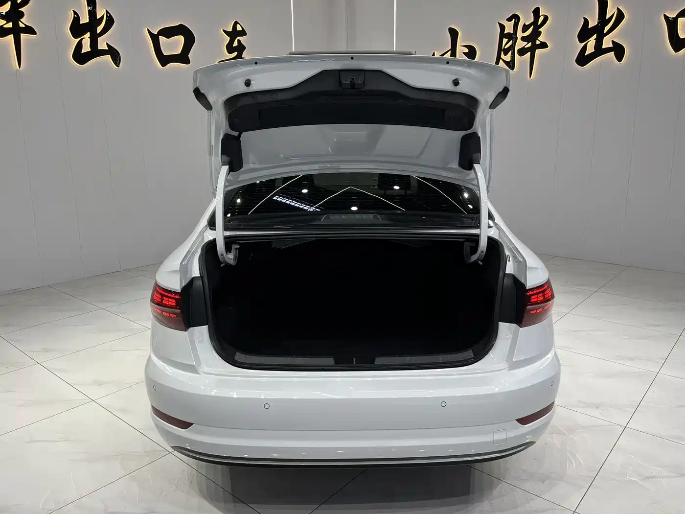 Volkswagen Sagitar 2022 280TSI DSG Surpassing Edition фото 18
