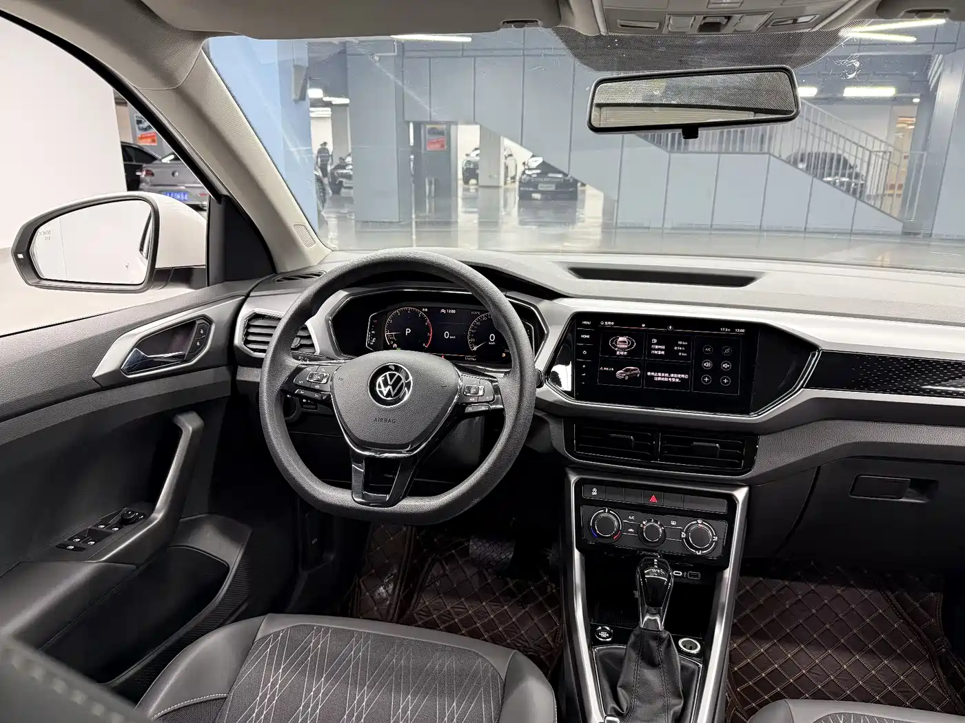 Volkswagen T-Cross 2022 280TSI DSG Luxury Edition фото 29