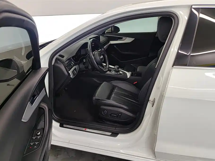 Audi A4L 2020 40 TFSI quattro Luxury Dynamic фото 9
