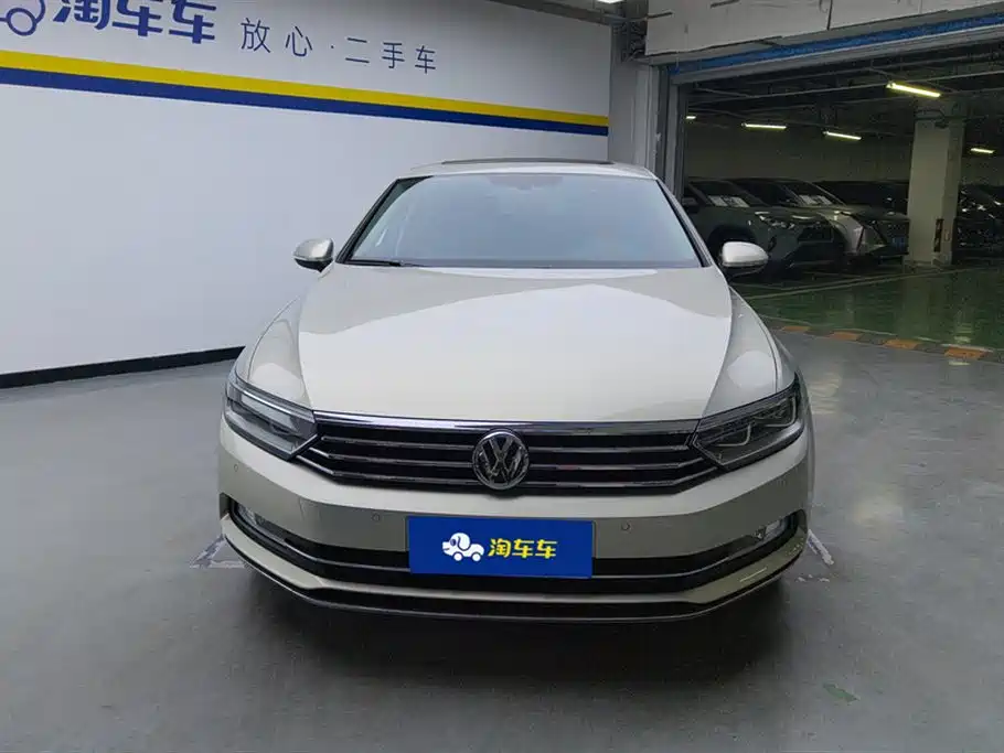 Volkswagen Magotan 2019 330TSI DSG Luxury Class China VI фото 2