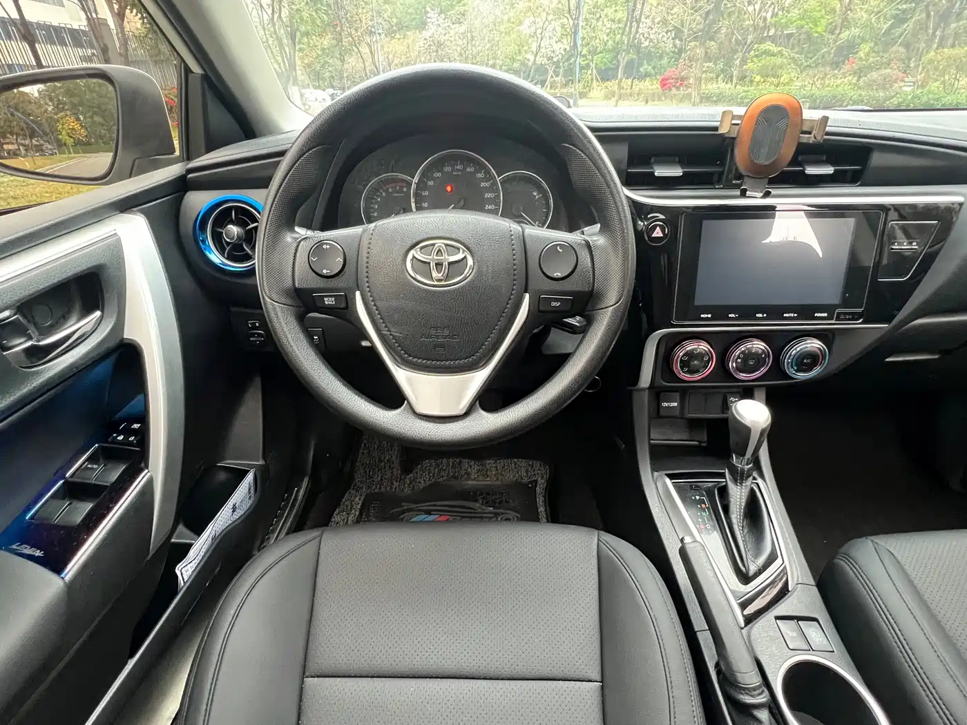 Toyota Levin 2017 Facelift 185T CVT Elite (China V) фото 14