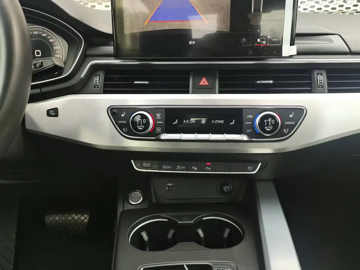Audi A4L 2020 40 TFSI quattro Luxury Dynamic фото 8