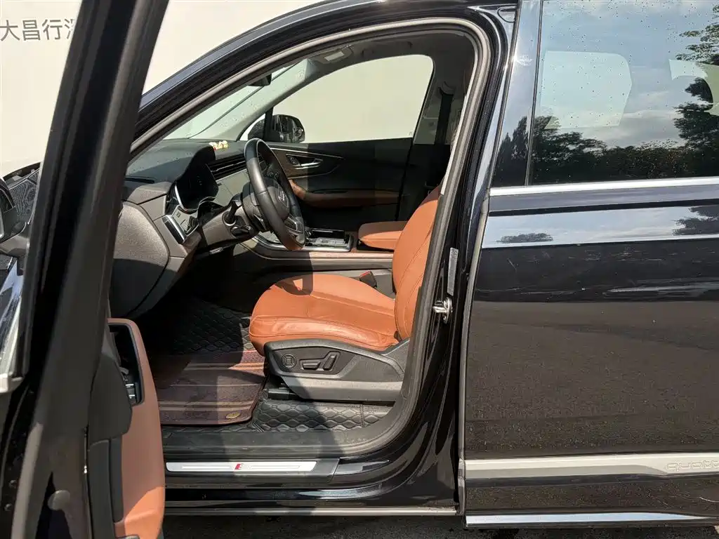 Audi Q7 2020 55 TFSI quattro S line Sport фото 13