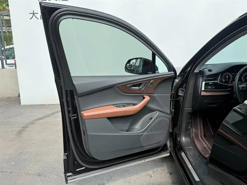 Audi Q7 2020 55 TFSI quattro S line Sport фото 21