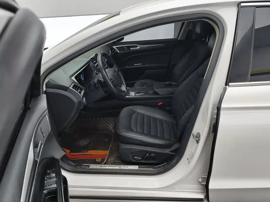Фото 9 - Ford Mondeo
