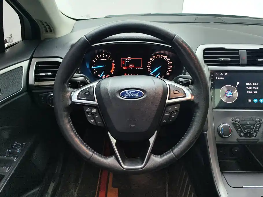 Фото 15 - Ford Mondeo