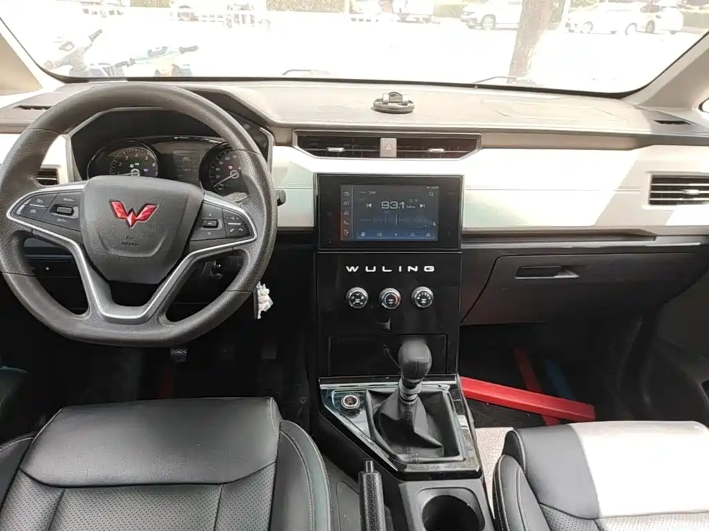Wuling Motors Wuling Journey 2023 2021 1.5T Manual Luxury Edition