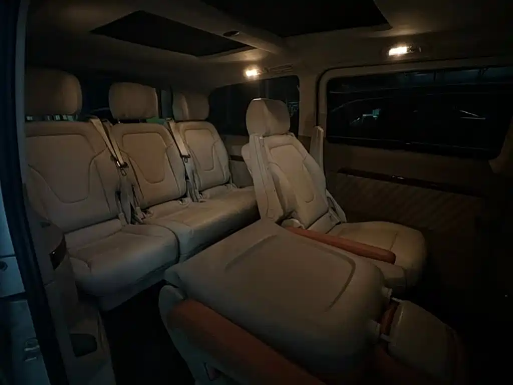 Mercedes-Benz Viano 2011 2.5L Navigation Edition фото 4