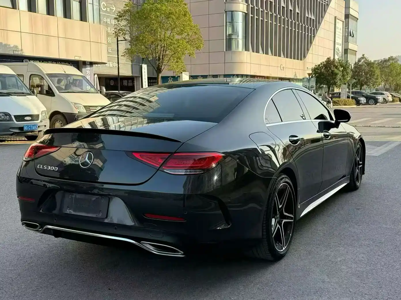 Mercedes-Benz CLS 2023 Model CLS 300 Luxury Version фото 4