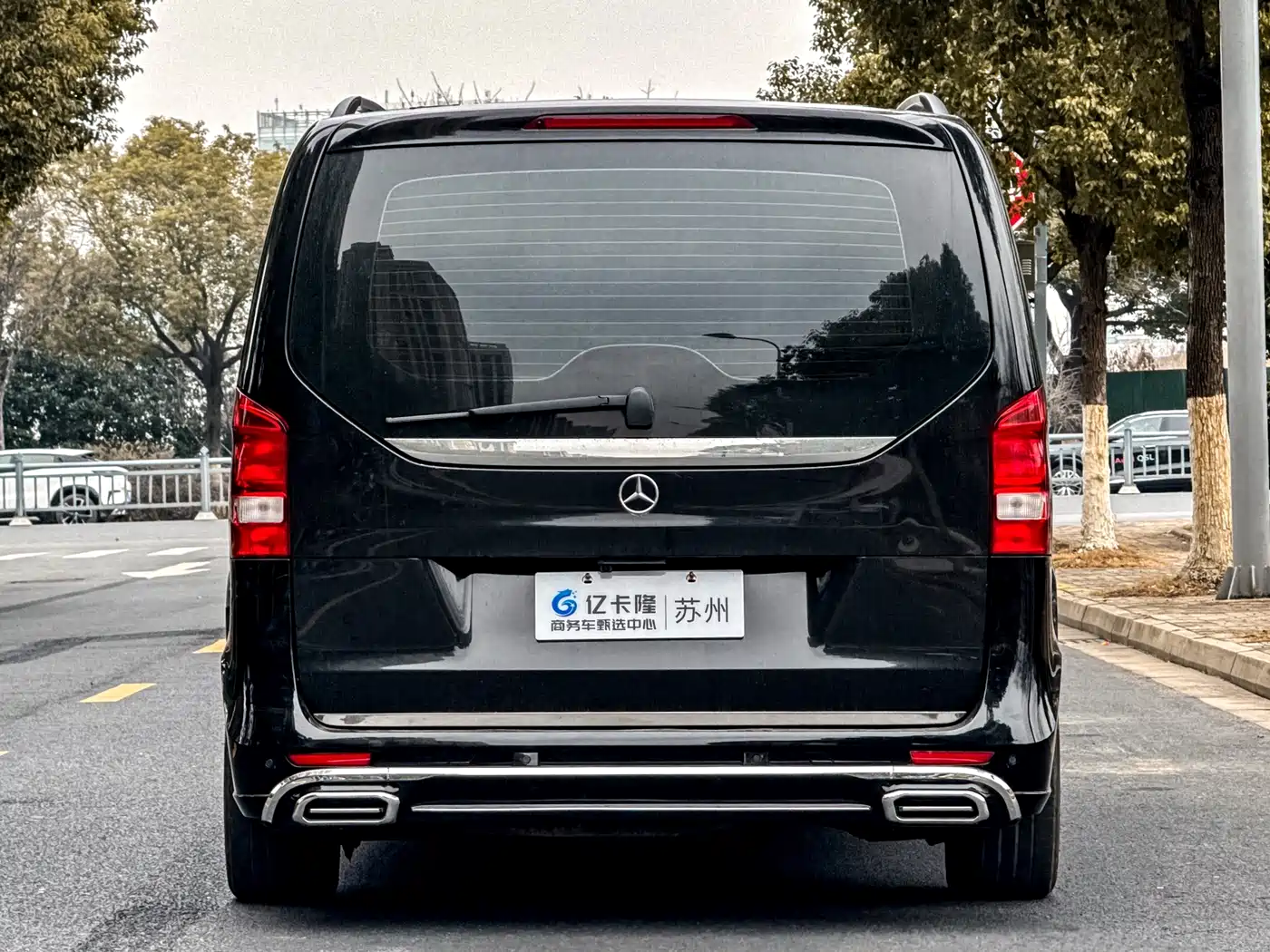 Mercedes-Benz V-Class 2018 V 260 L Premium Long Wheelbase Edition China VI фото 35