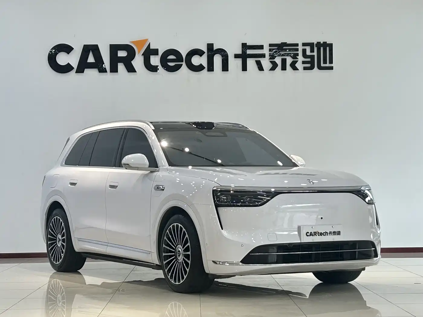 AITO Wenjie AITO M8 2025 Range Extender Max+ Edition 53.4kWh 5-seater фото 3