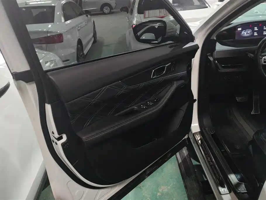 CHANGAN UNI-K