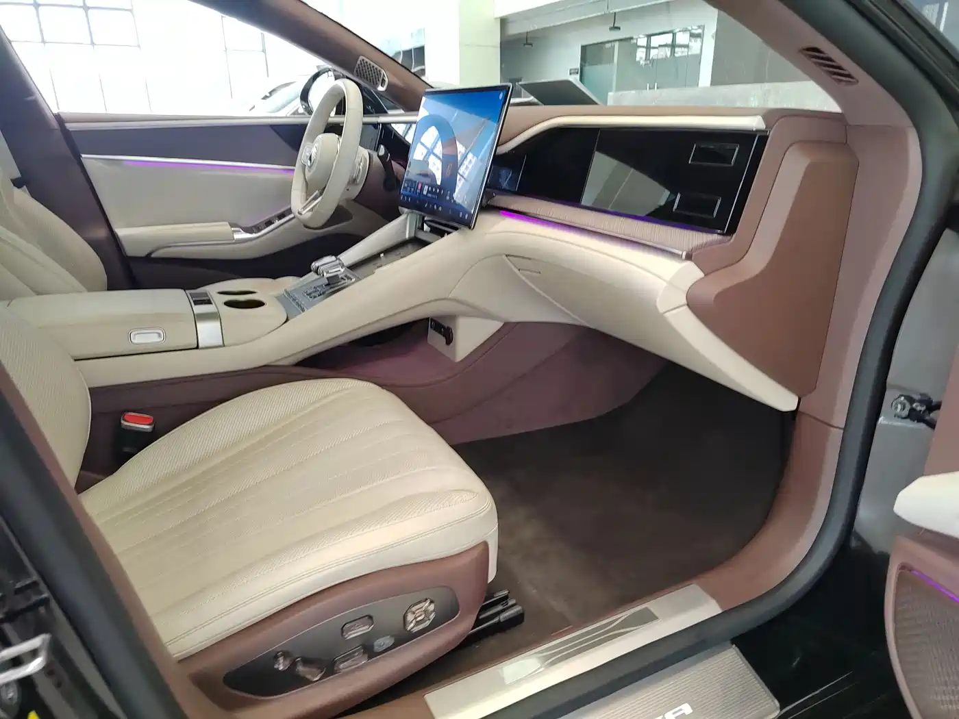 Denza Z9GT 2024 1100 AWD Ultra Edition фото 10