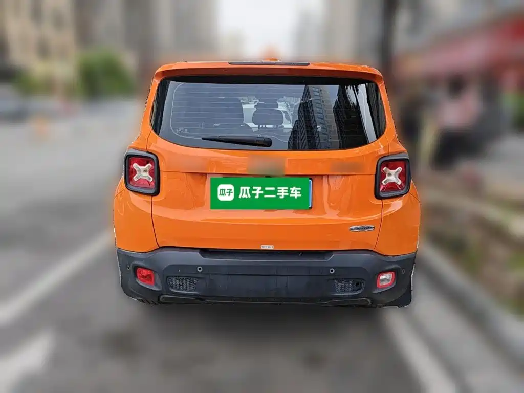 Photo 3 - Jeep Renegade