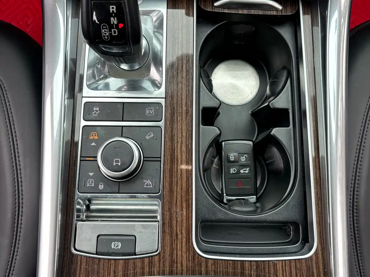 Land Rover Range Rover Sport PHEV 2019 P400e HSE фото 12