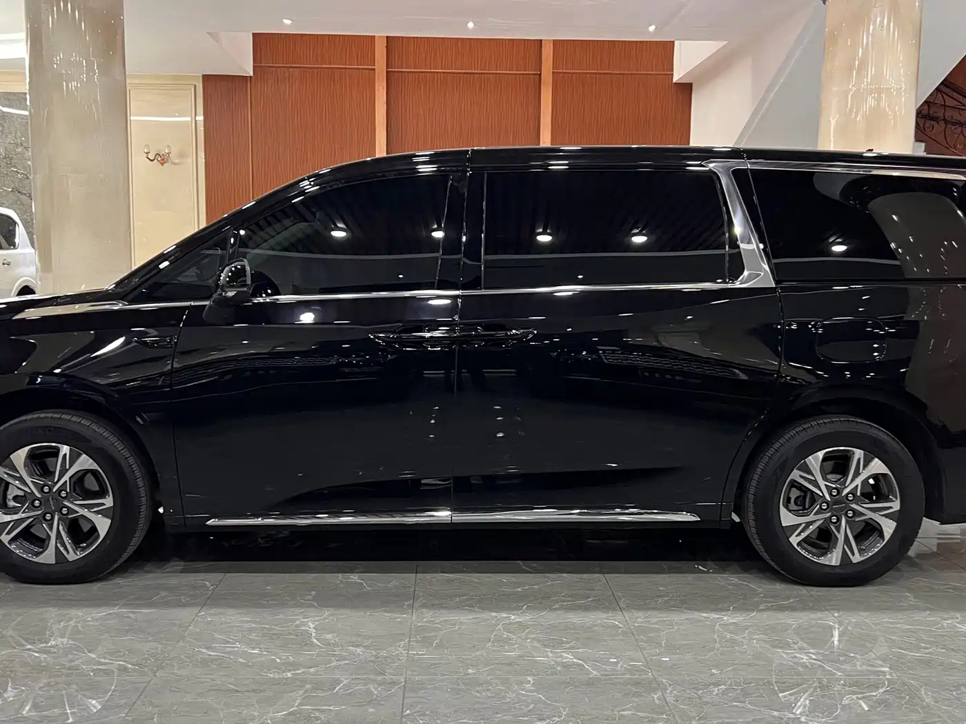 Maxus Maxus G90 2024 2024 Model 2.0T Starlight 7-Seater Edition