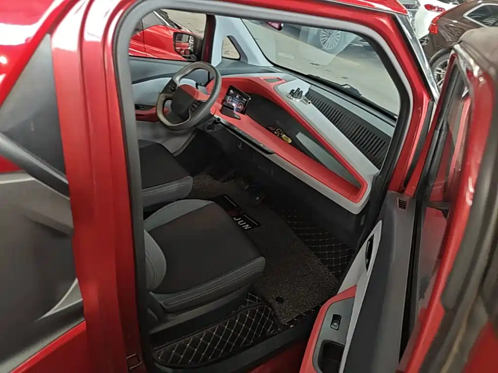 BAOJUN E200