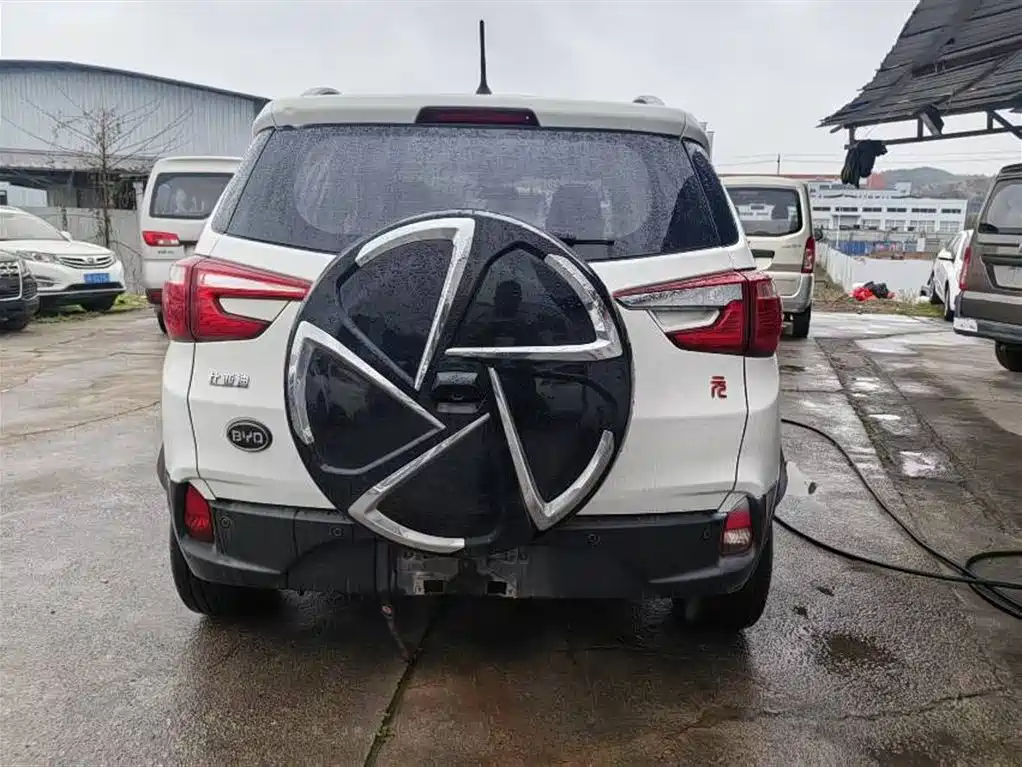 BYD Yuan 2016 1.5L Manual Luxury фото 5