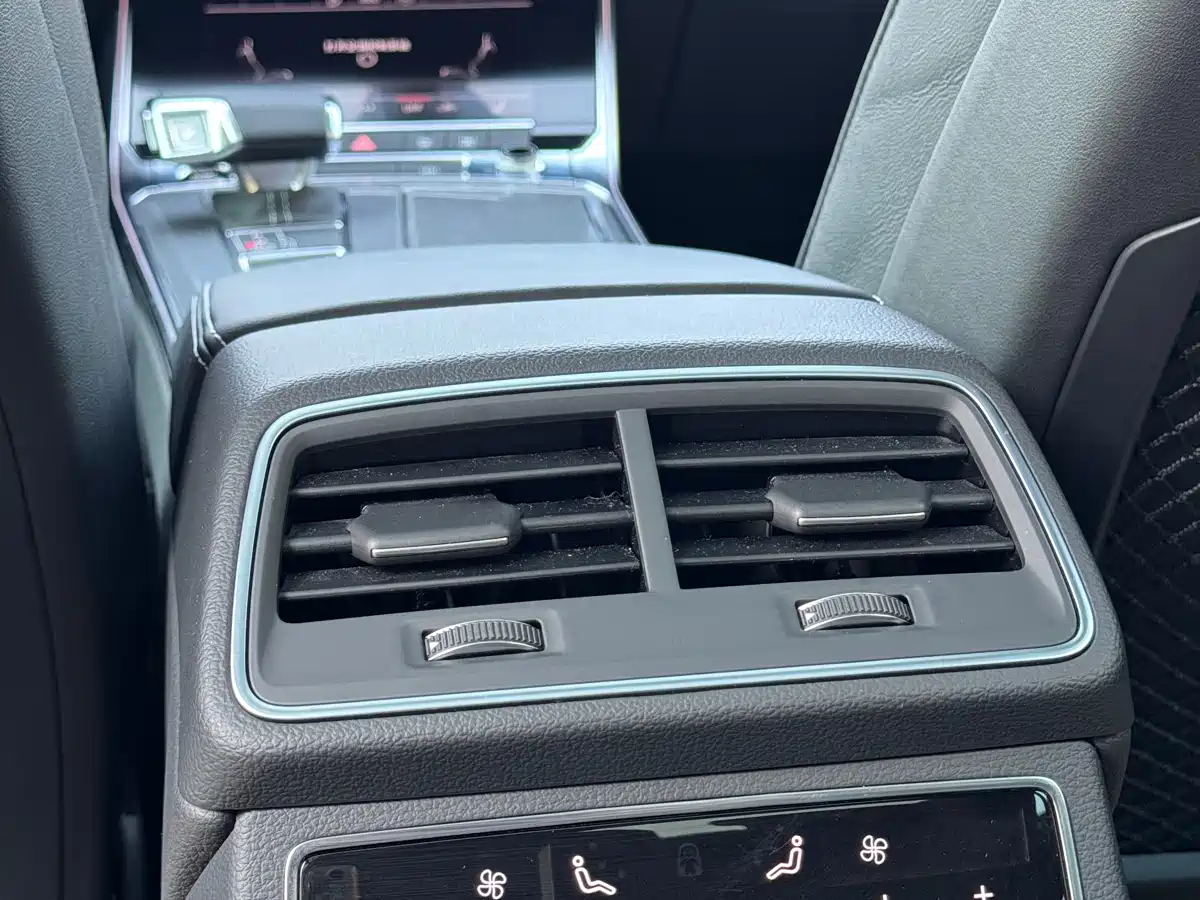 Audi A6L 2021 45 TFSI quattro Exclusive Sport фото 6