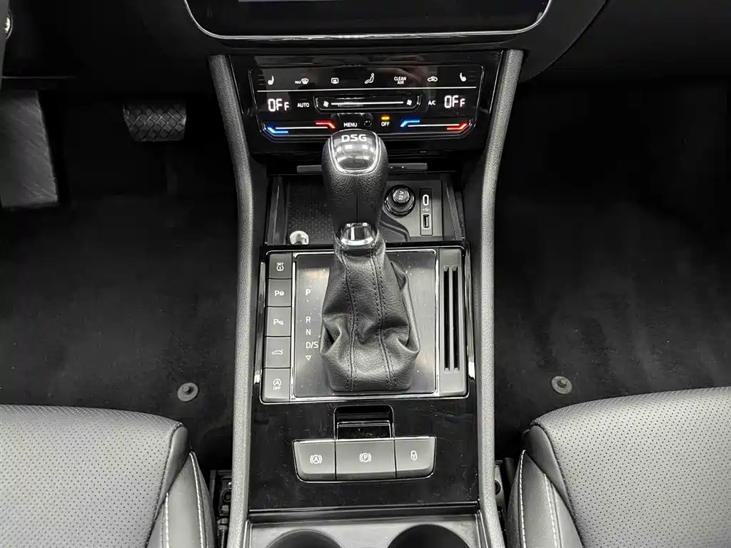 Škoda Superb 2023 Facelift TSI280 DSG Premium Edition фото 5