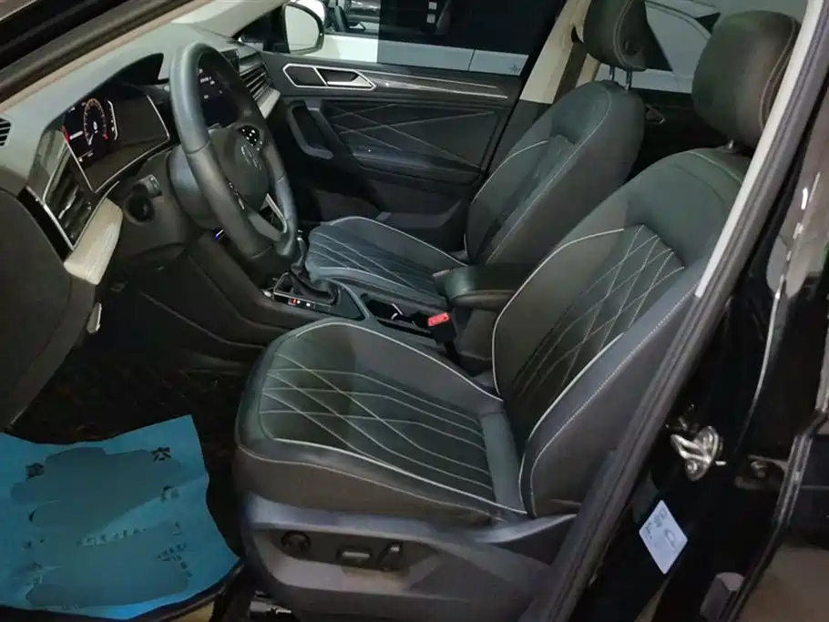 Volkswagen Tiguan L 2024 Outstanding 330TSI Auto 2WD R-Line Dragon Glory Edition фото 9