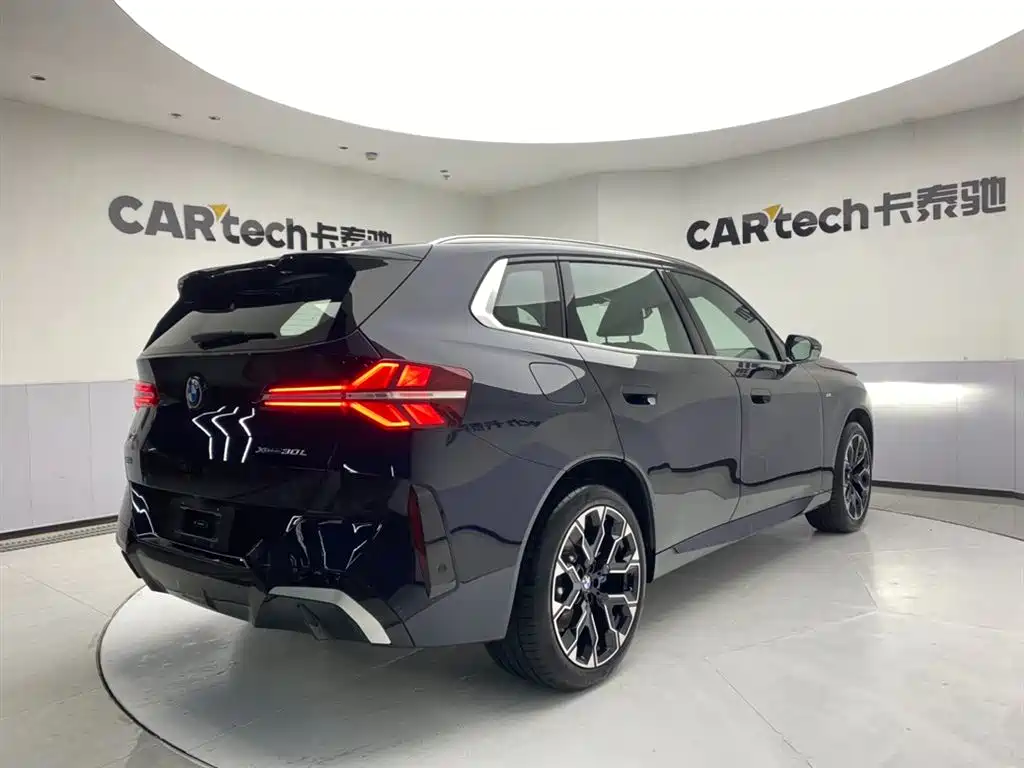 BMW X3 2025 xDrive30L Premium Model M Sport Black Package фото 5