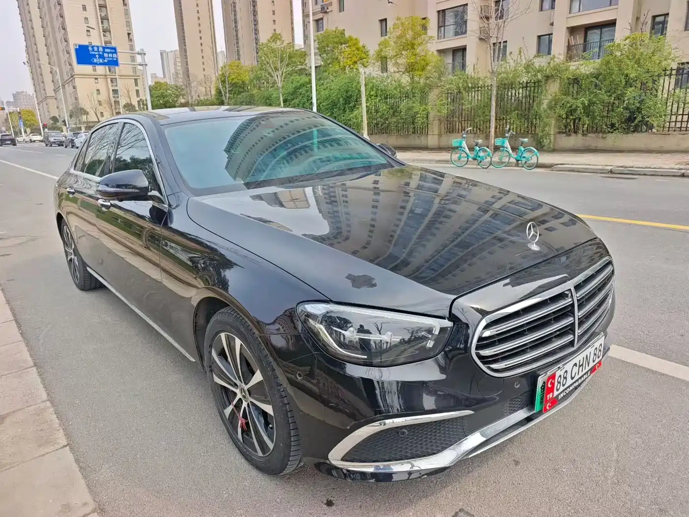 Mercedes-Benz E-Class New Energy 2022 E 350 e L Plug-in Hybrid Sedan фото 3