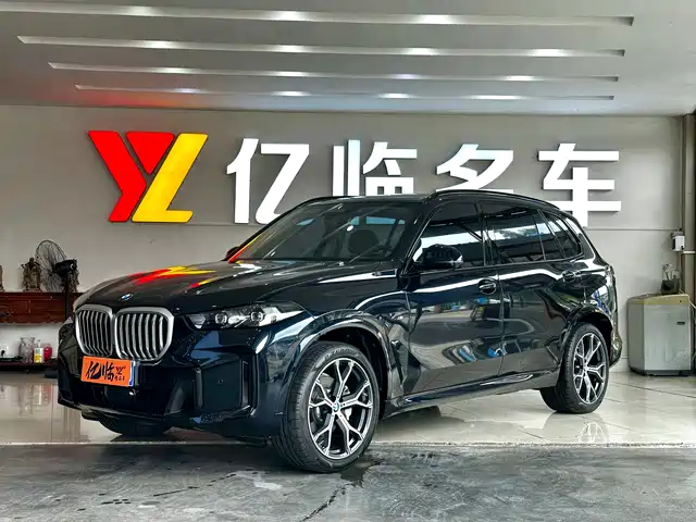 BMW X5 2025 Model xDrive 30Li Exclusive M Sport Blackout Package — фото 1
