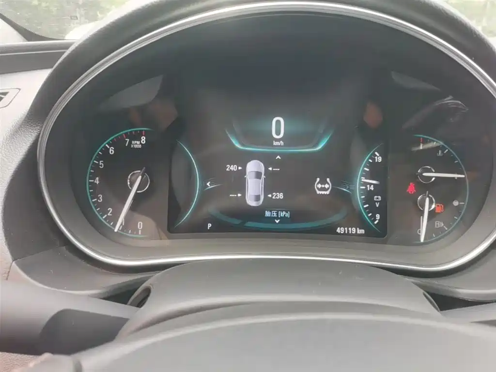 Buick Regal 2015 1.6T Elite Tech Edition фото 12