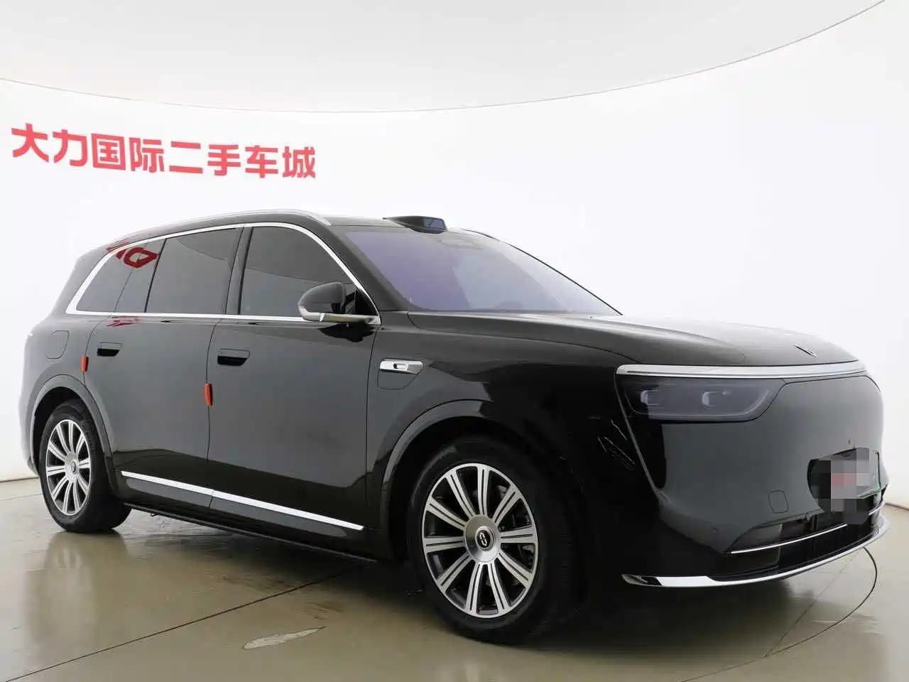 AITO Wenjie AITO M8 2025 Model Extended Range Max+ Edition 53.4kWh 6-Seater фото 3