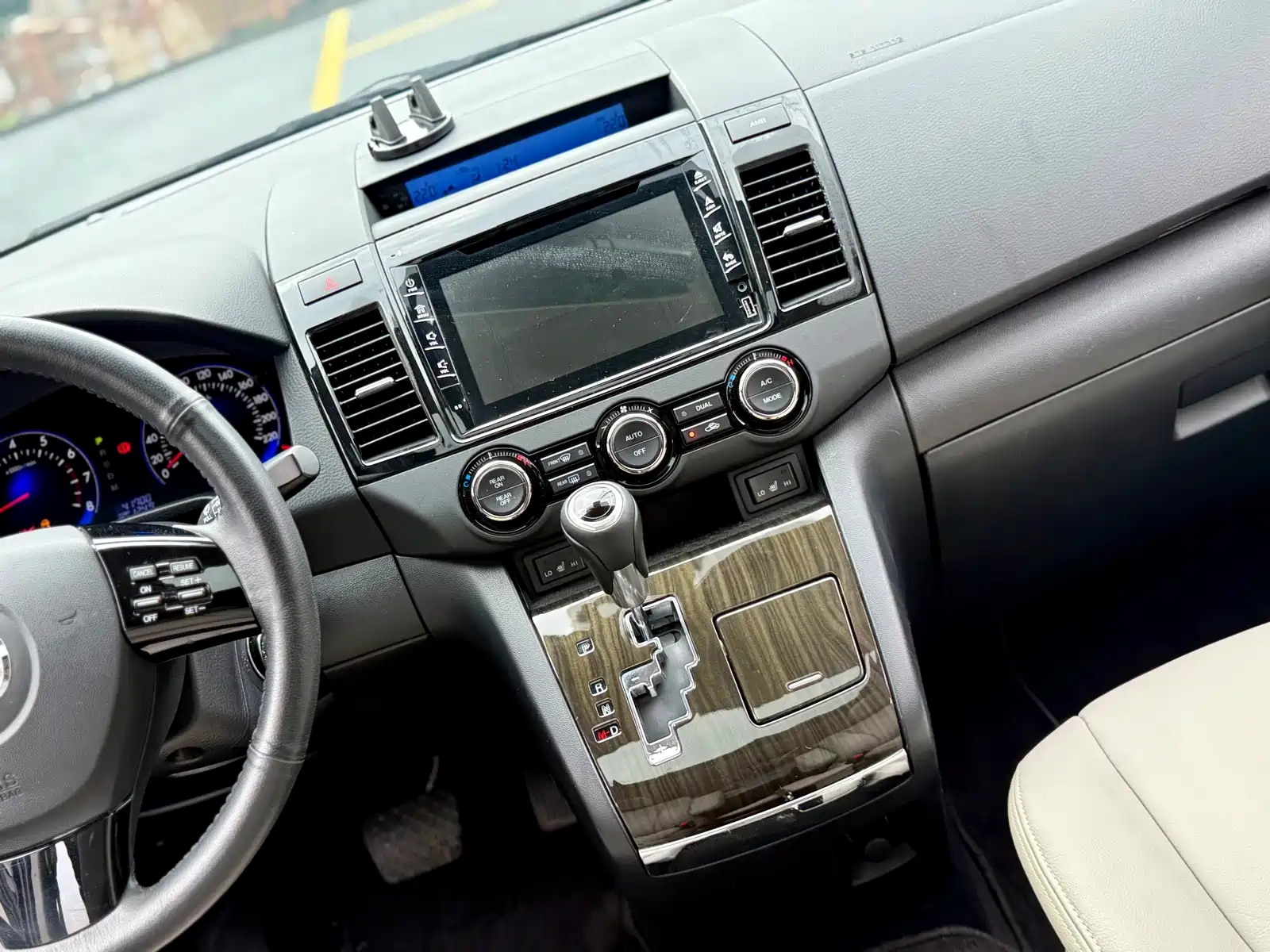 Фото 27 - Mazda 8