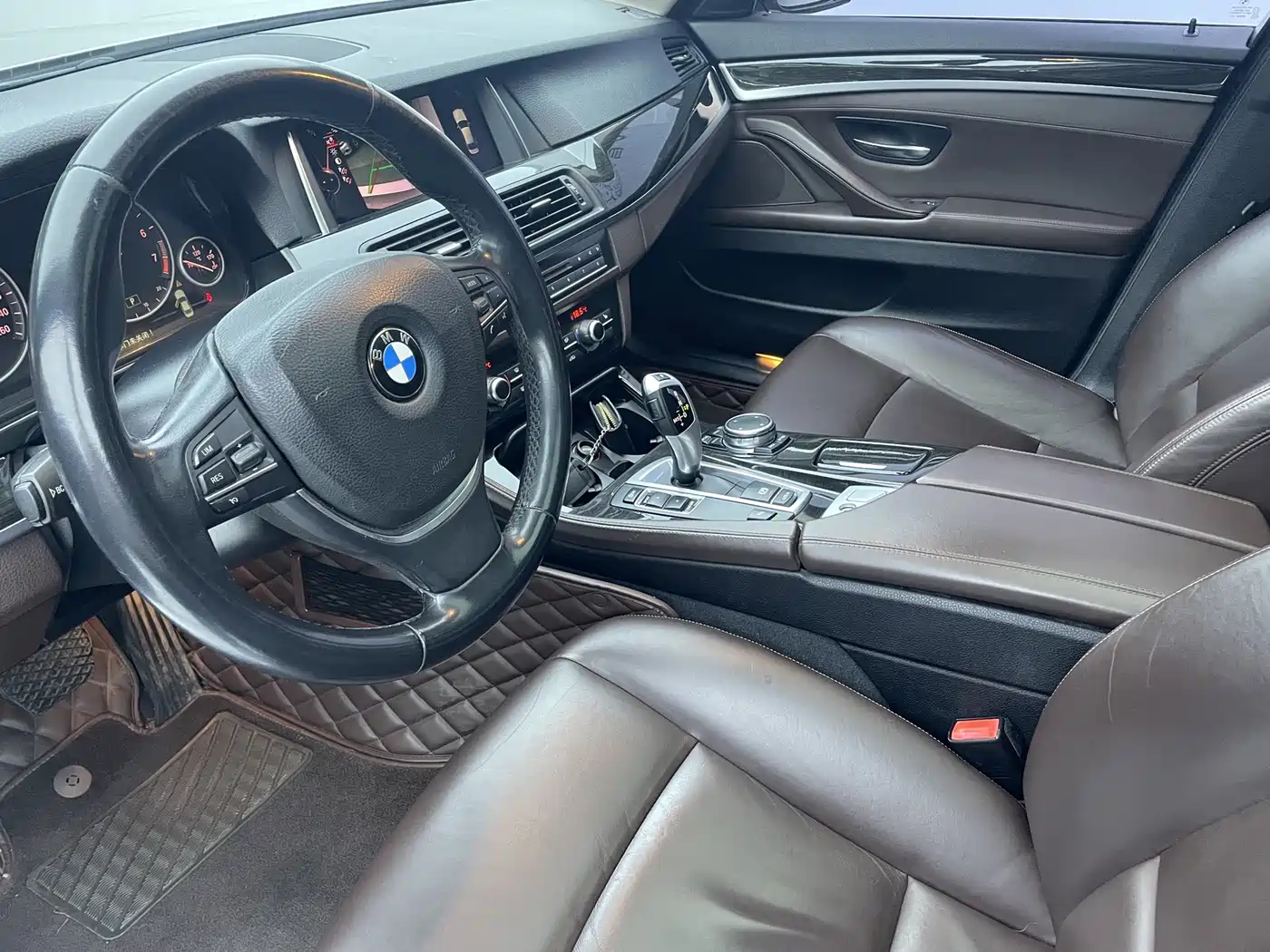 BMW 5 Series 2014 525Li Luxury Design Package фото 8