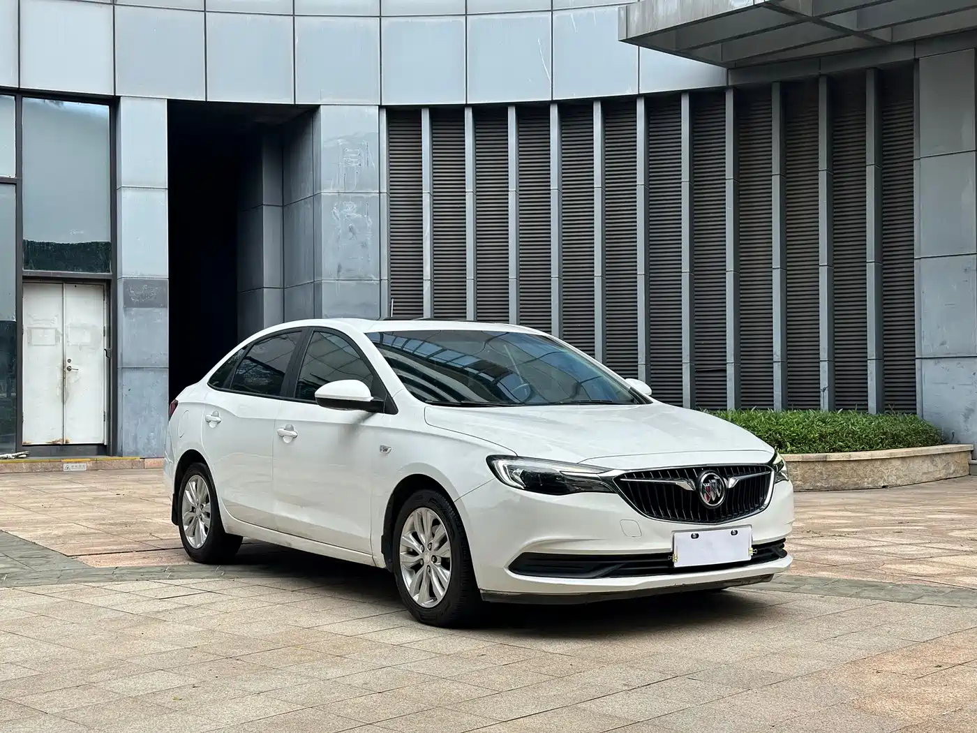 Buick Excelle 2019 15T DCT Connected Elite Type China VI фото 3