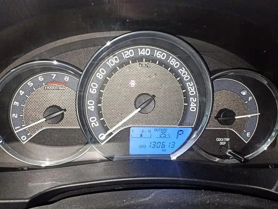Toyota Corolla 2017 1.6L CVT GL фото 14