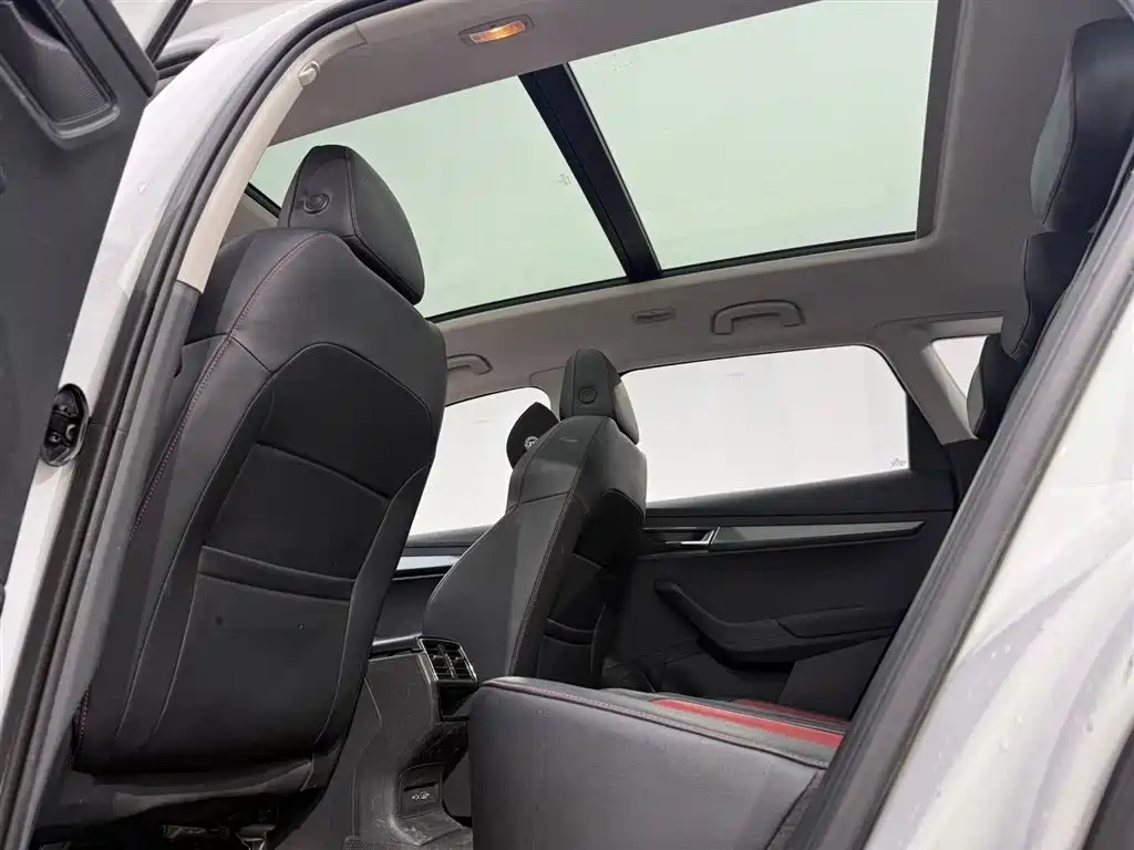 Škoda Karoq 2023 TSI280 Luxury Edition фото 8