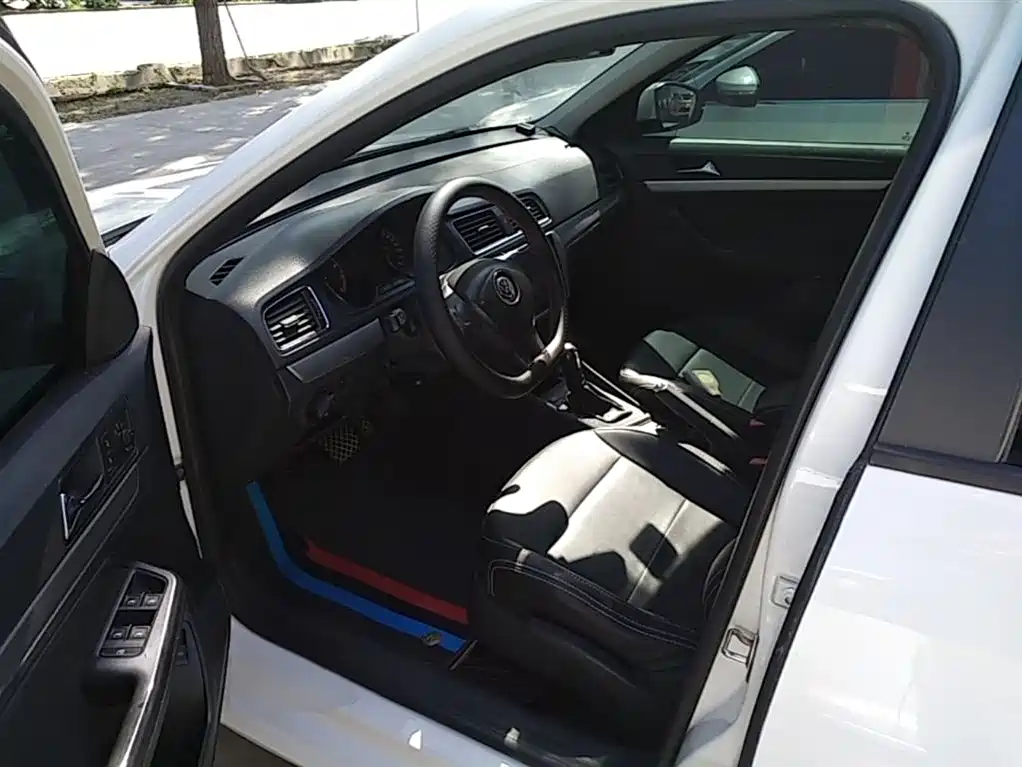 Volkswagen Lavida 2015 1.6L Automatic Trend Edition фото 15