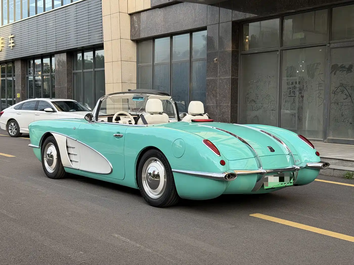 SONGSAN MOTORS SS DOLPHIN 2020, 1.5T Plug-in Hybrid Standard — автомобиль под заказ из Китая, фото 6