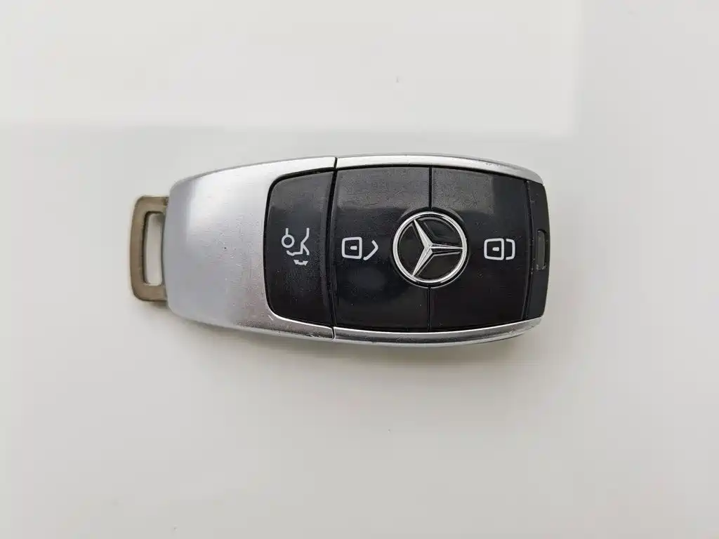 Photo 19 - Mercedes-Benz E-Class