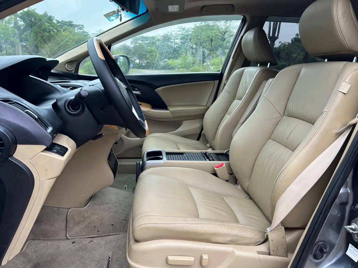 Photo 10 - Honda Odyssey