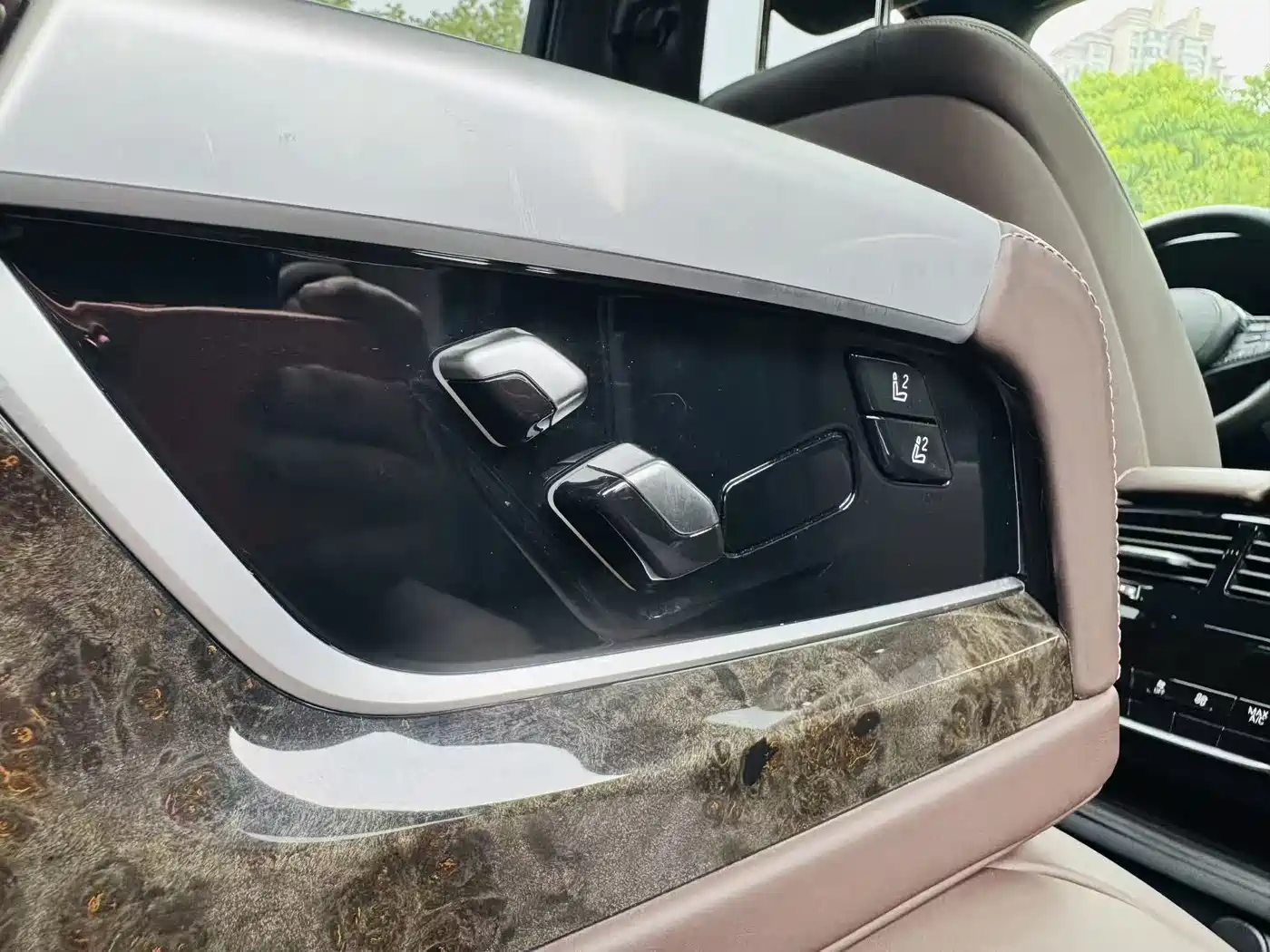 BMW 5 Series 2019 530Li Premium M Sport Package фото 19