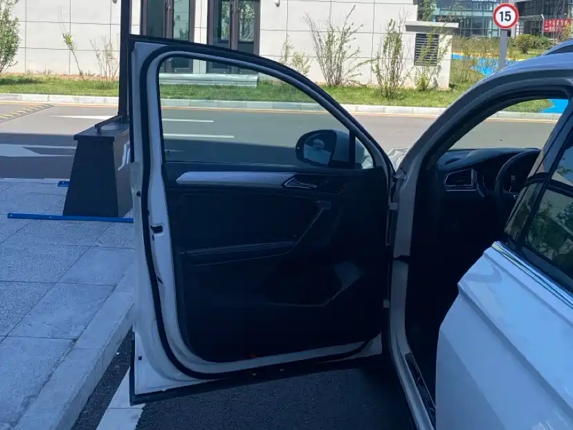 Volkswagen Tiguan L 2019 330TSI Automatic 2WD Panorama Comfort Edition China VI фото 8