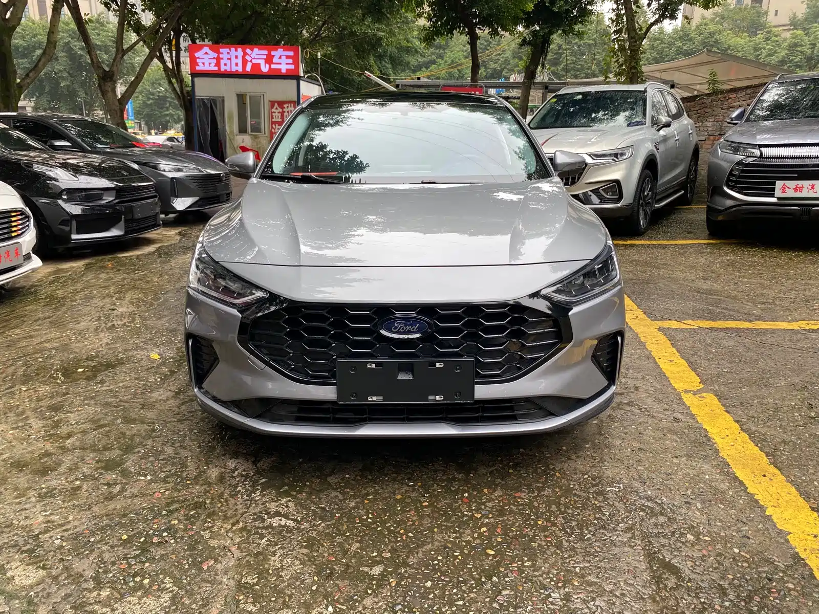 Фото 2 - Ford Focus